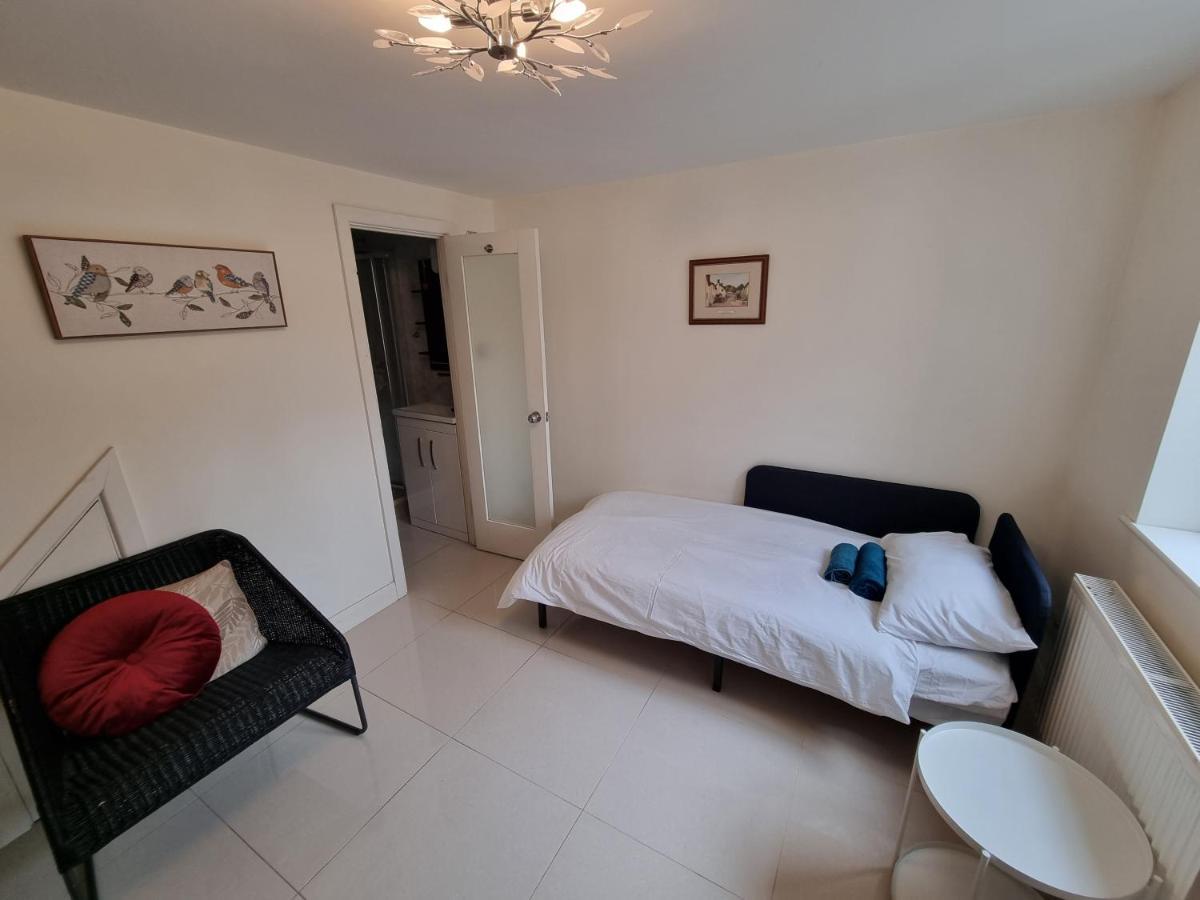 Single Room With En-Suite Shower Room In Zone 1 Londres Exterior foto